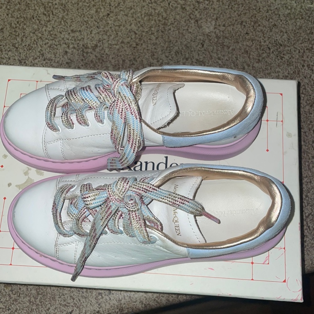 Little girls Alexander McQueens platform sneakers